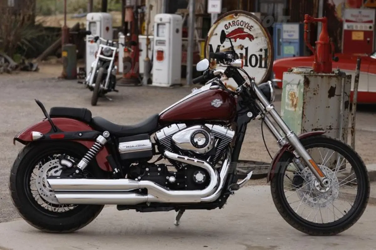 Harley-Davidson Dyna Wide Glide  (30)
