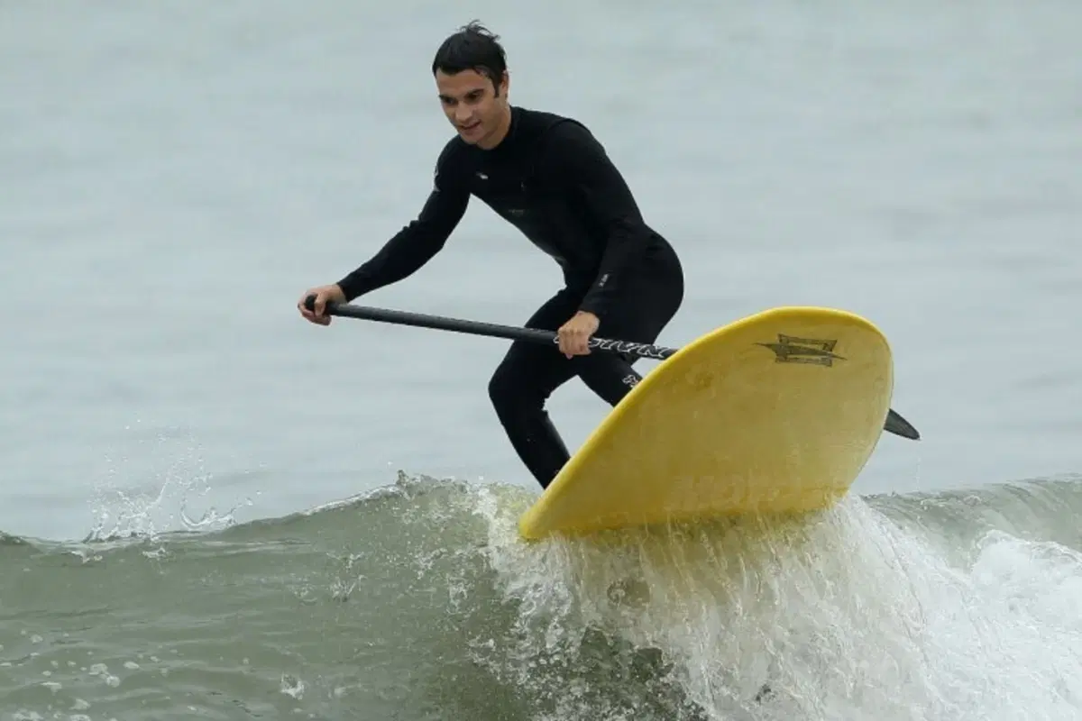 Pedrosa a Los Angeles tra surf e skydiving con Red Bull