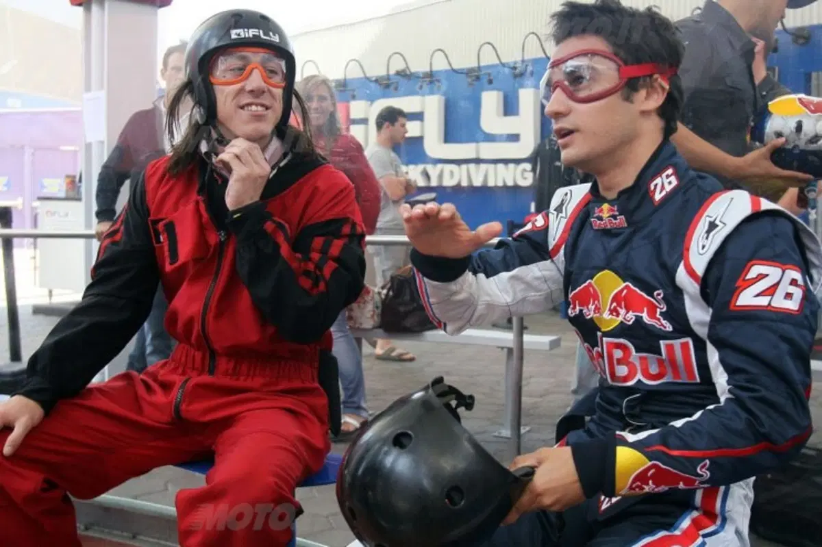Pedrosa a Los Angeles tra surf e skydiving con Red Bull (6)