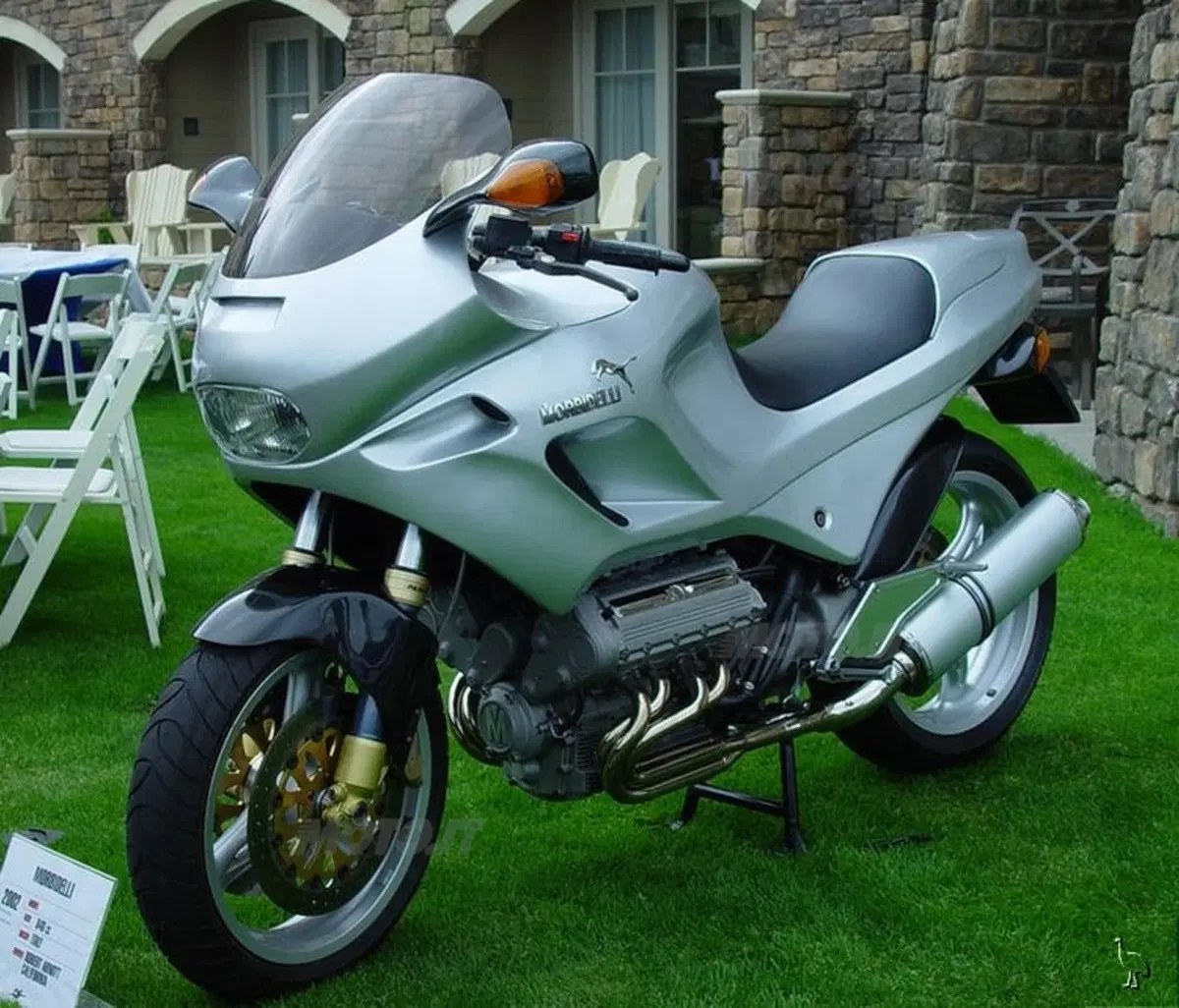 Le moto a 6 e 8 cilindri che hanno scritto pagine di storia (4)