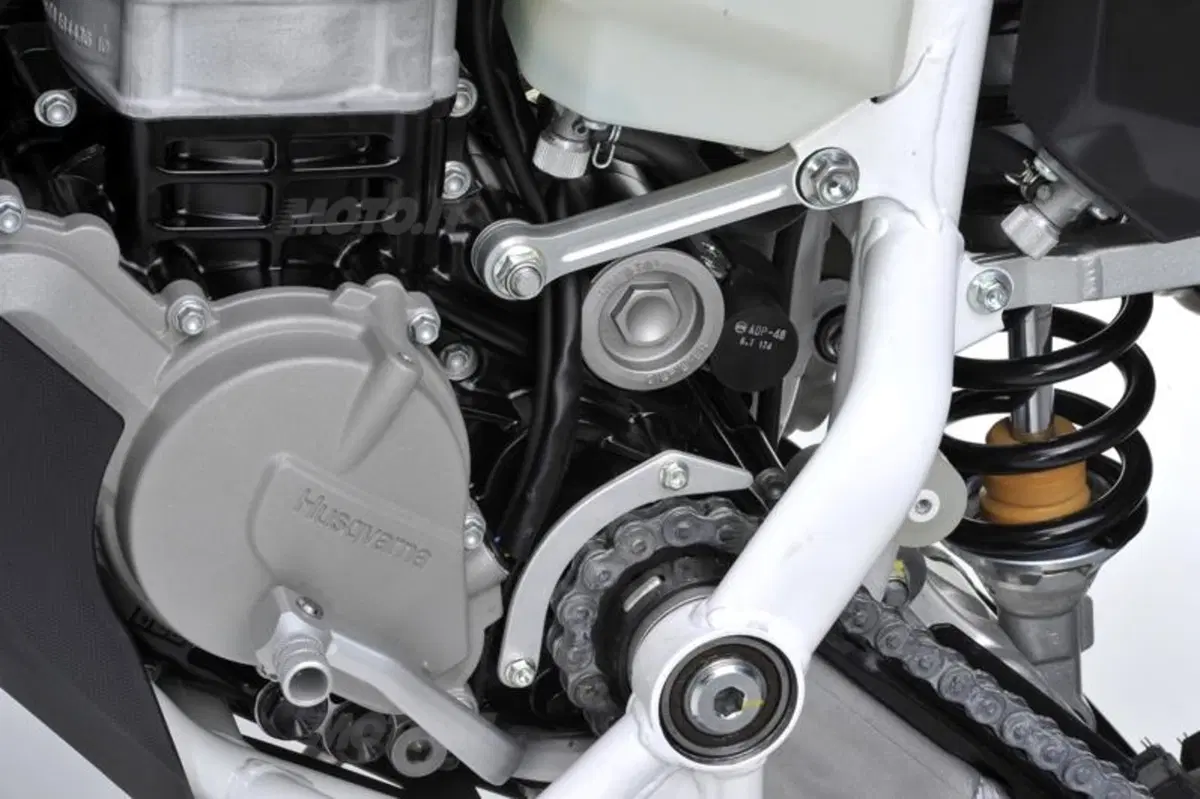 Le nuove Husqvarna TE449, TE511 e TC449 (5)