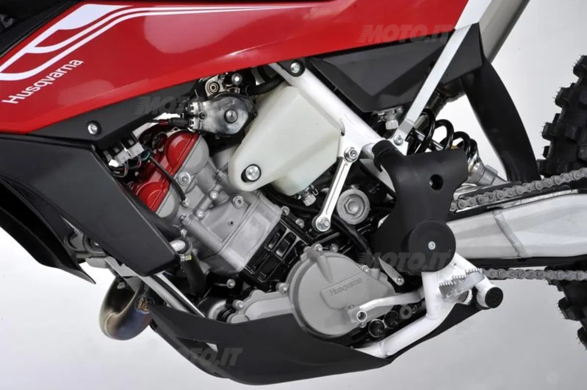Le nuove Husqvarna TE449, TE511 e TC449 (8)