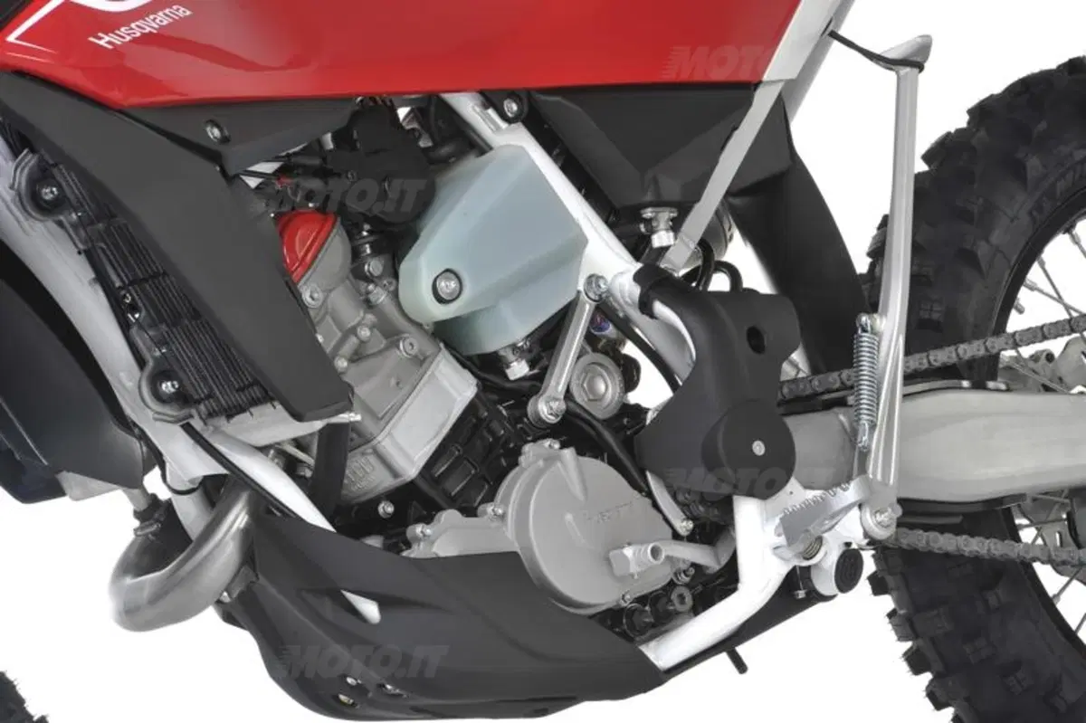 Le nuove Husqvarna TE449, TE511 e TC449 (20)
