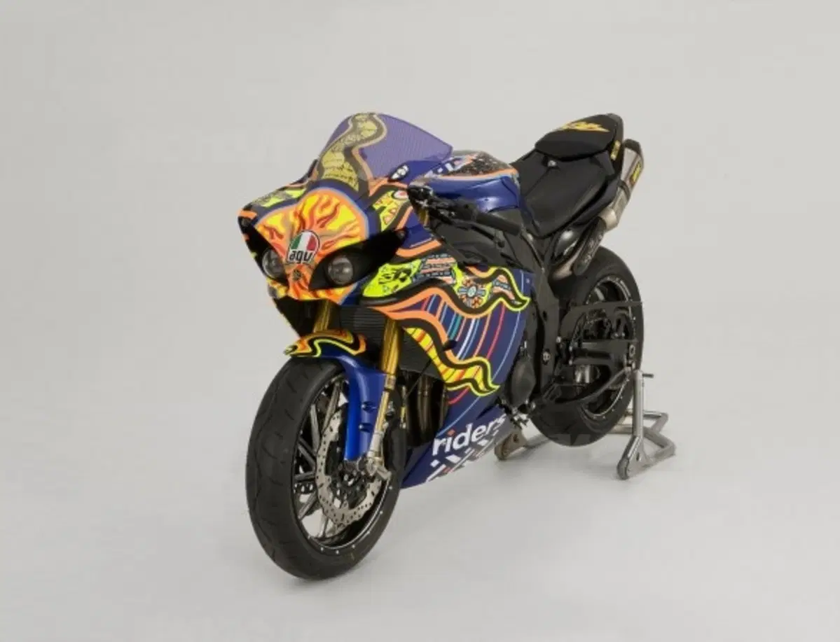 All'asta la Yamaha YZF-R1 di Valentino Rossi
