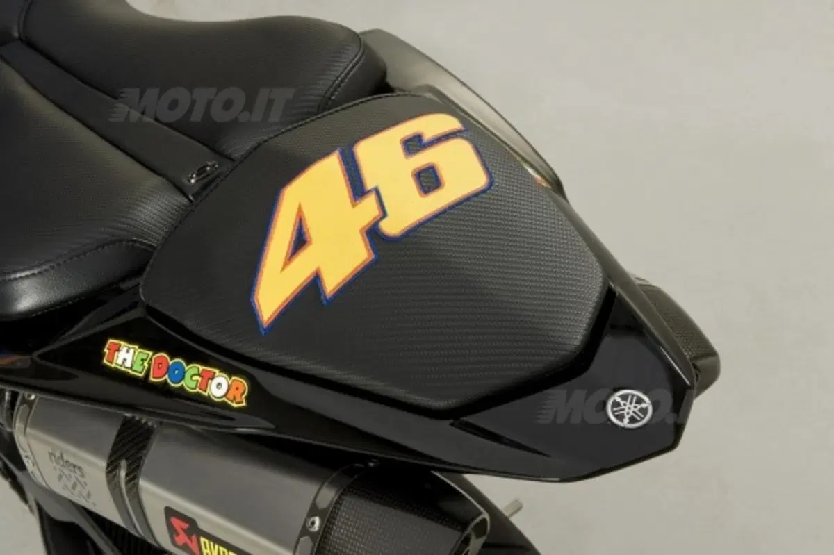 All'asta la Yamaha YZF-R1 di Valentino Rossi (3)