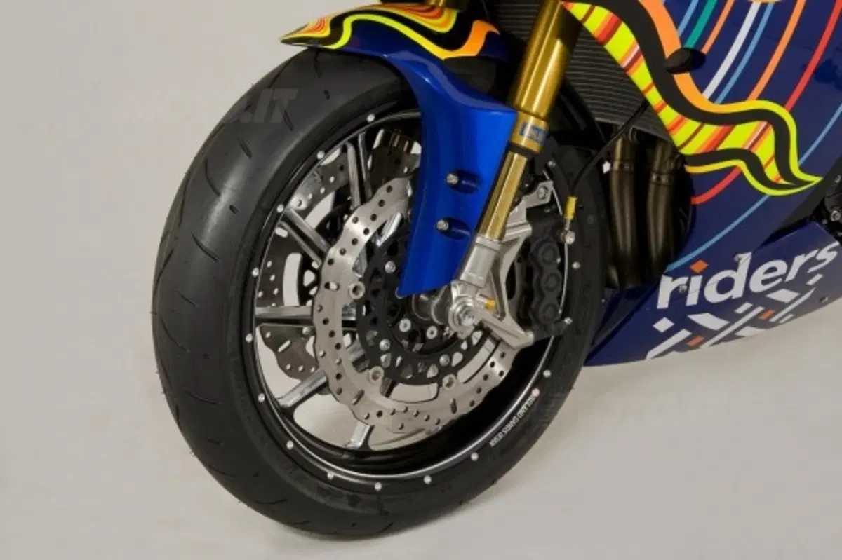 All'asta la Yamaha YZF-R1 di Valentino Rossi (4)