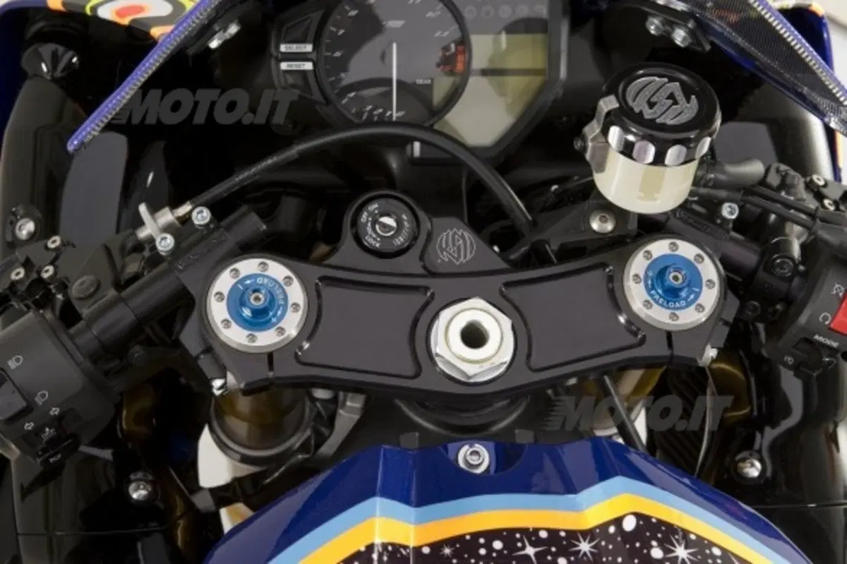 All'asta la Yamaha YZF-R1 di Valentino Rossi (6)