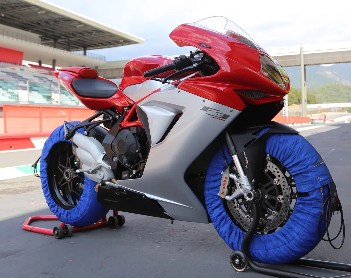 MV Agusta F3 800 Supersport by Team Extreme