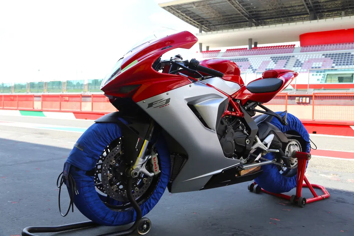 MV Agusta F3 800 Supersport by Team Extreme (3)