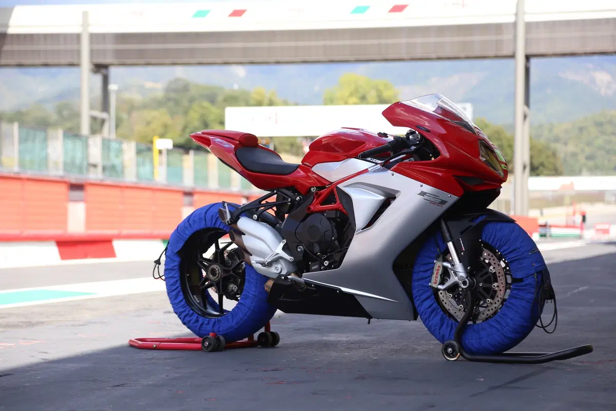 MV Agusta F3 800 Supersport by Team Extreme (4)