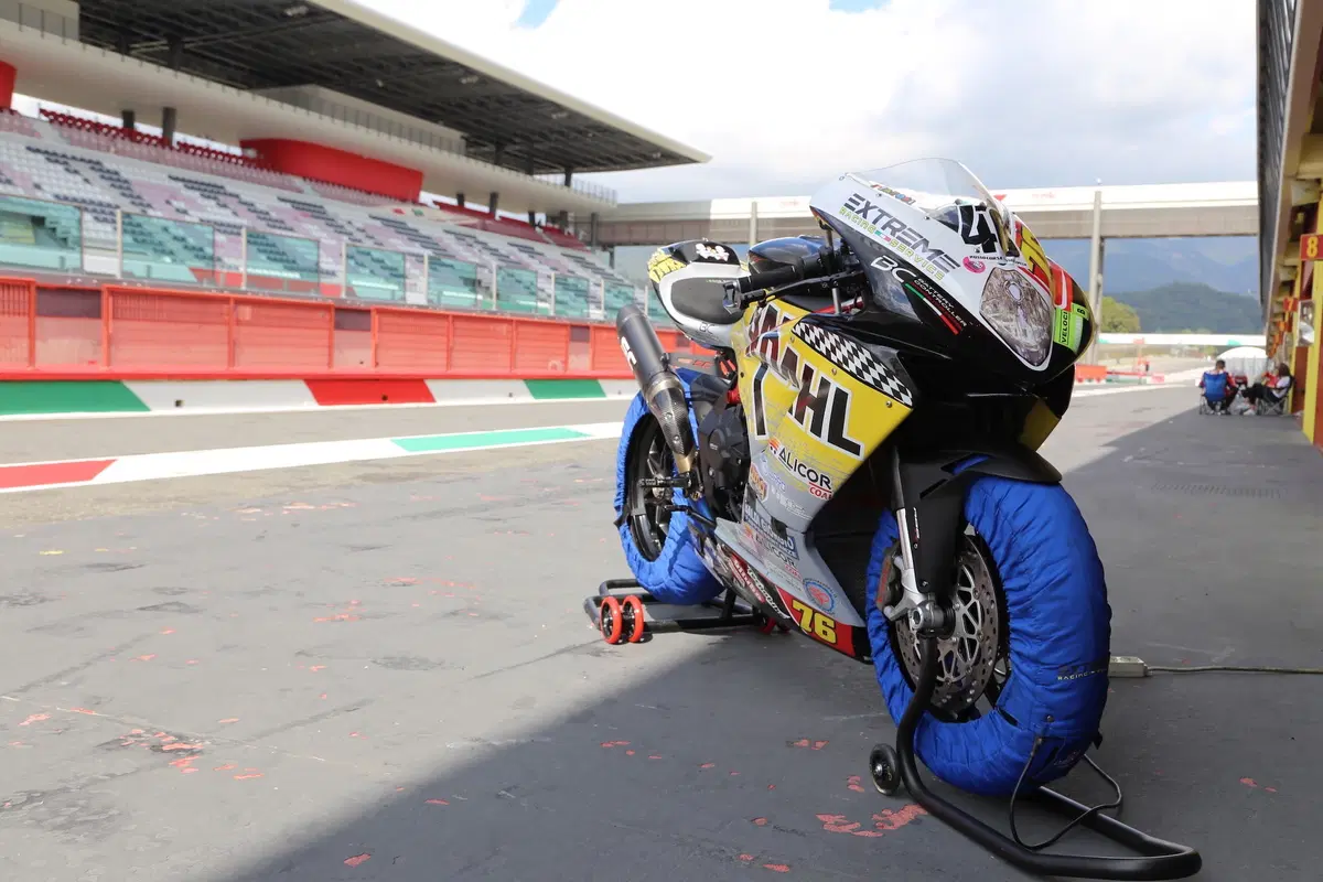 MV Agusta F3 800 Supersport by Team Extreme (8)
