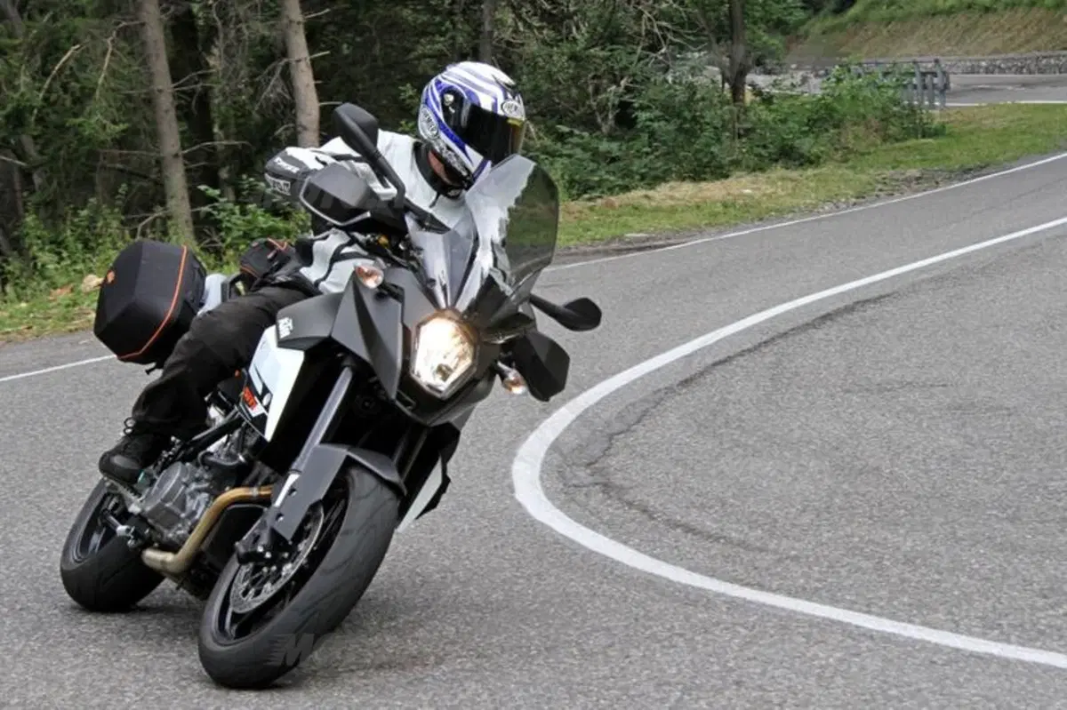 KTM 990 SMT  (3)