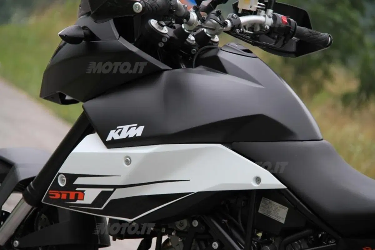 KTM 990 SMT  (17)