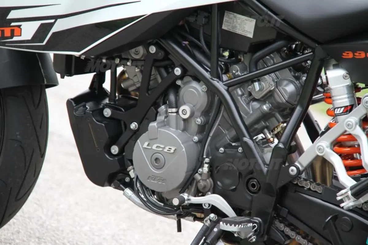 KTM 990 SMT  (18)