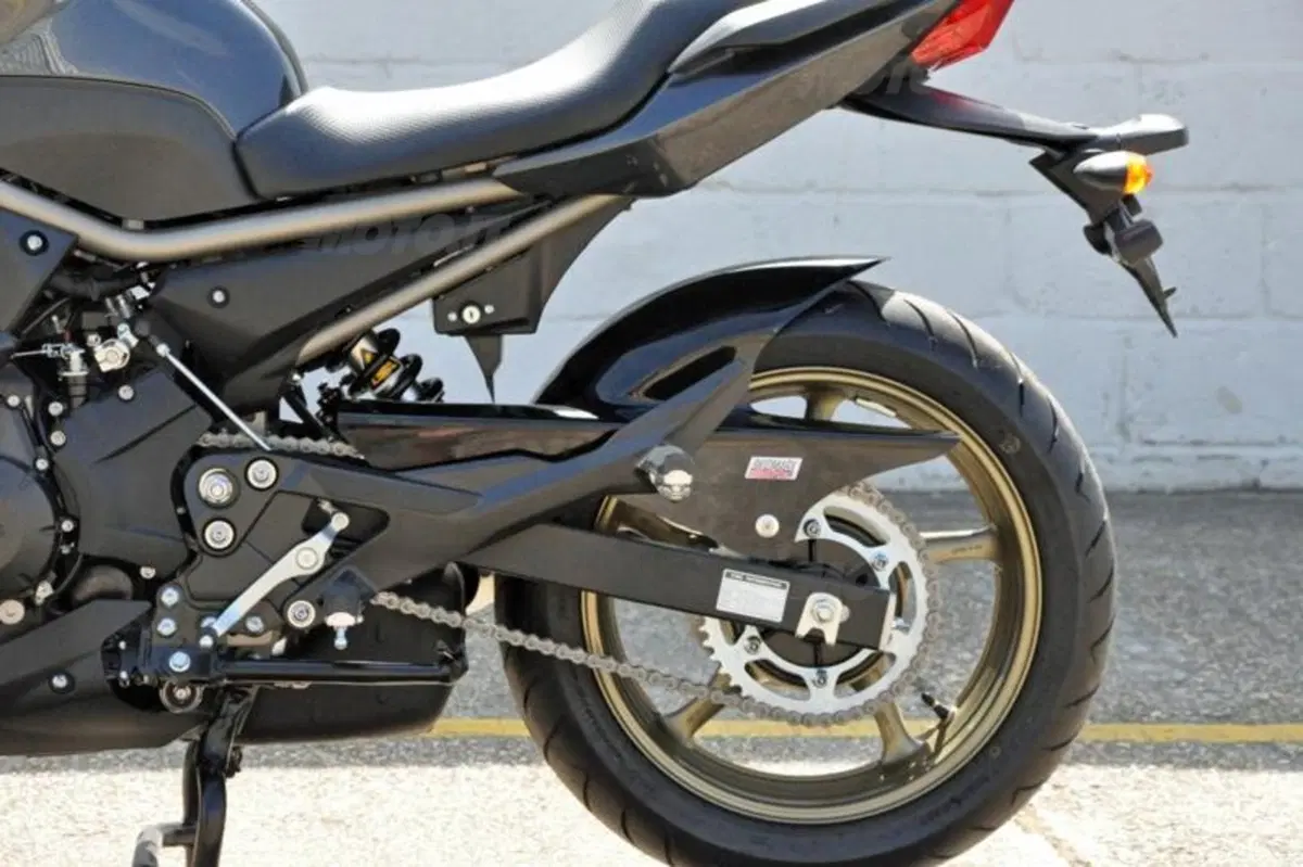 Kit Skidmarx per Yamaha XJ-6 Diversion (2)