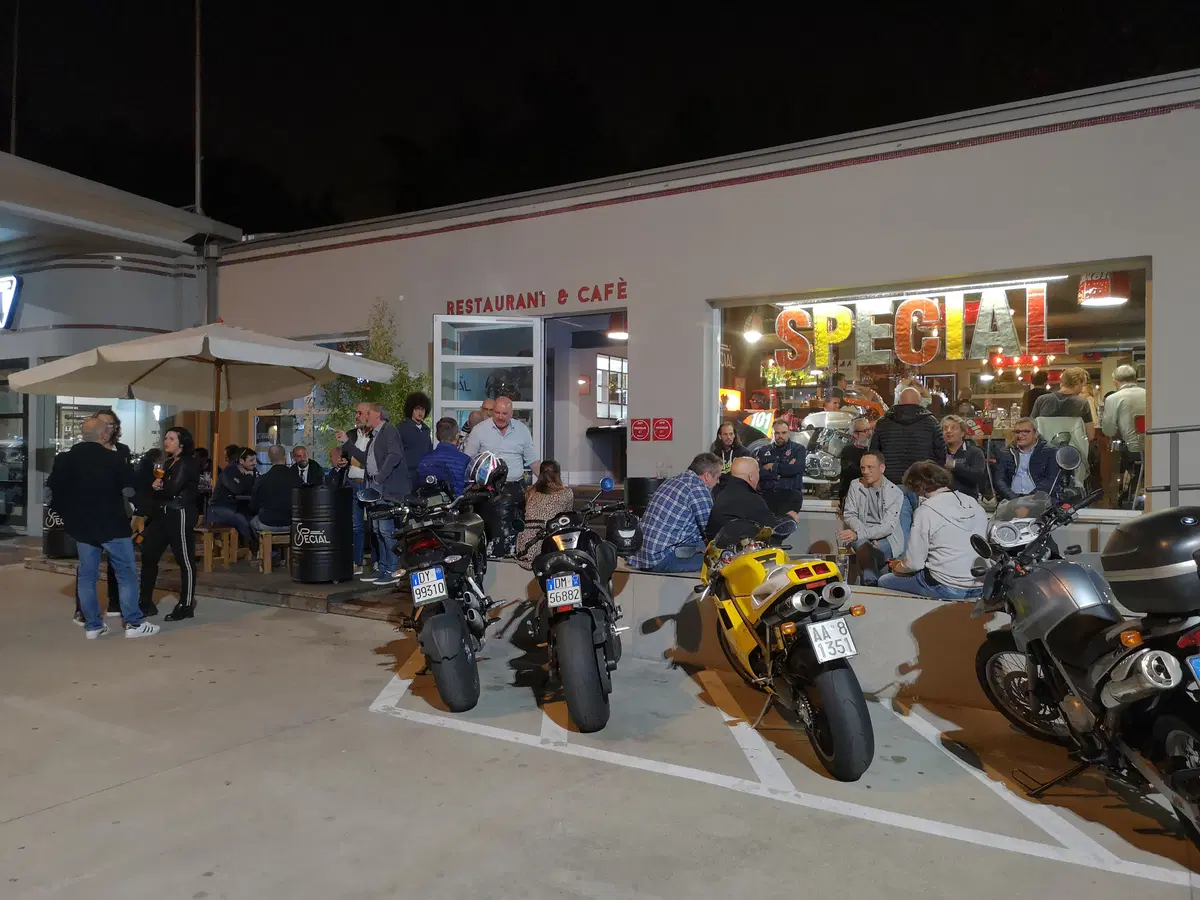 Il 6 cilindri Laverda da Special Mr. Martini (7)