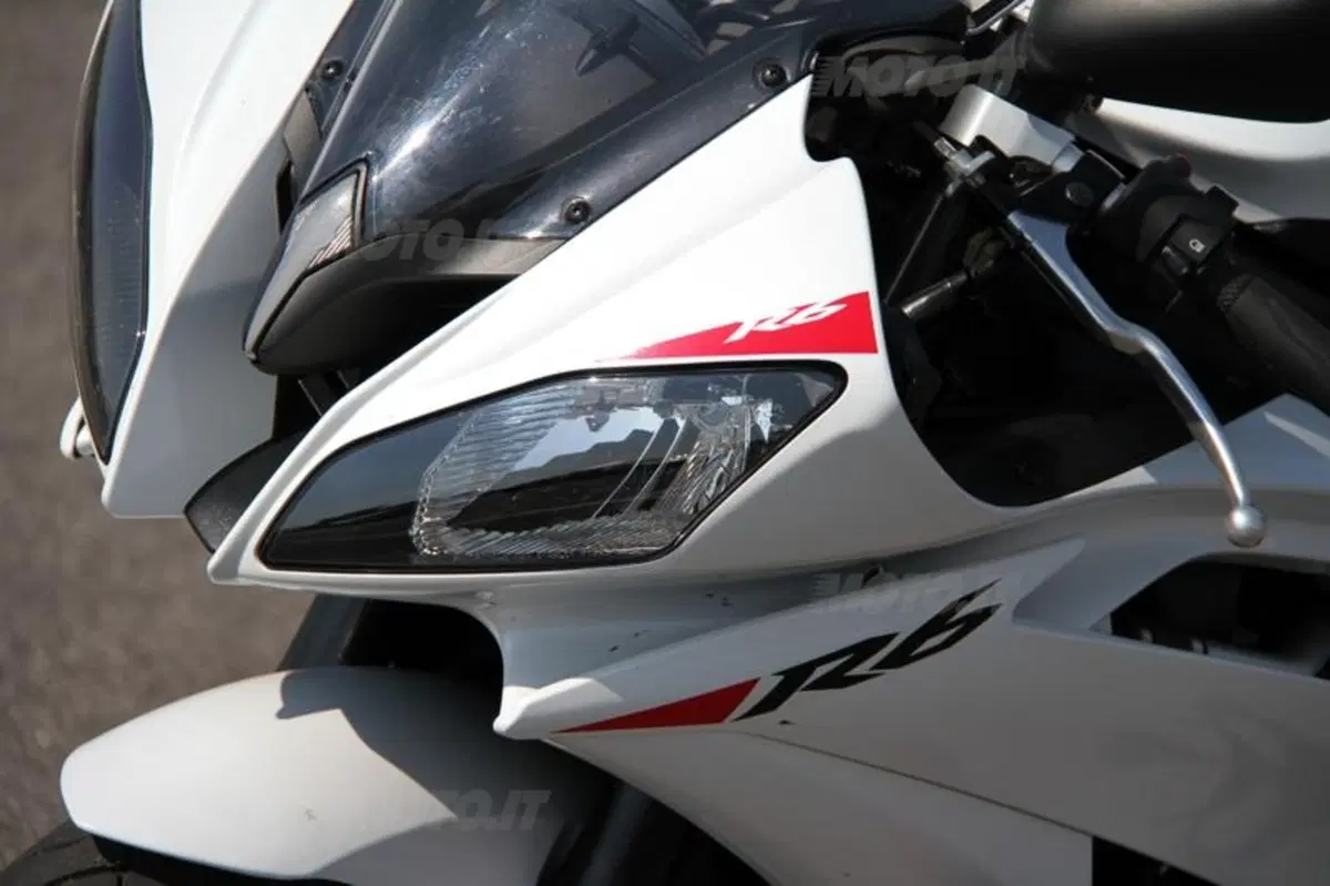 Yamaha YZF-R6  (22)