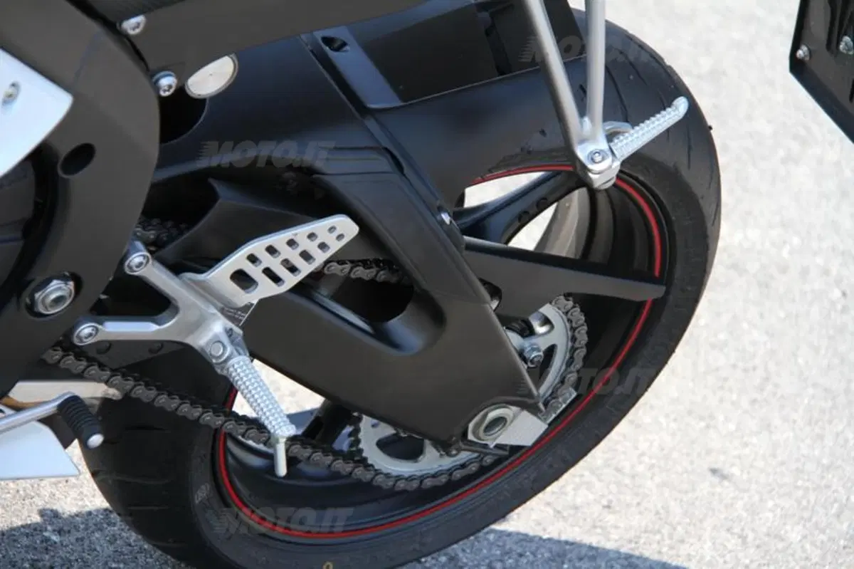 Yamaha YZF-R6  (23)