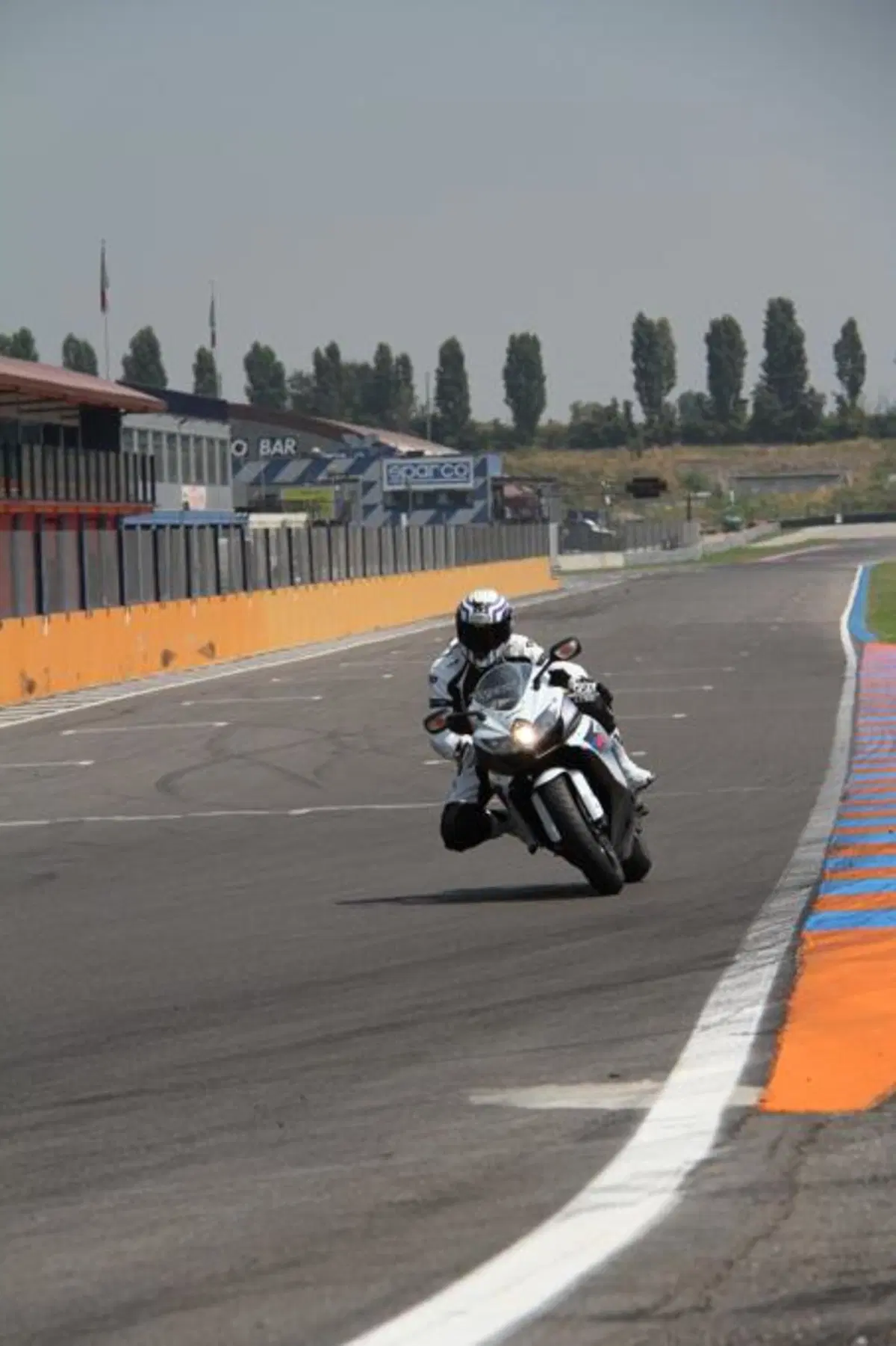 Suzuki GSX-R 750   (9)