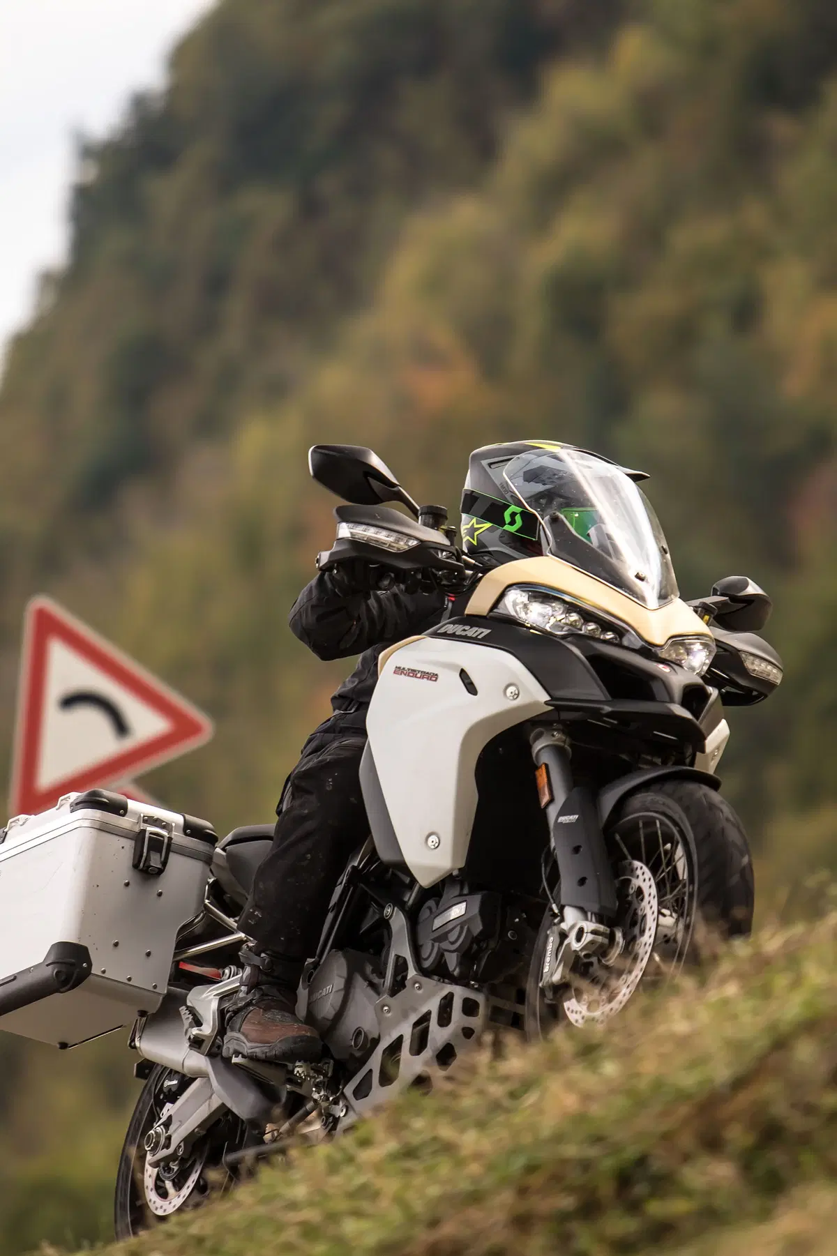 Ducati Multistrada Enduro 1260: test su strada e fuoristrada in Toscana (6)