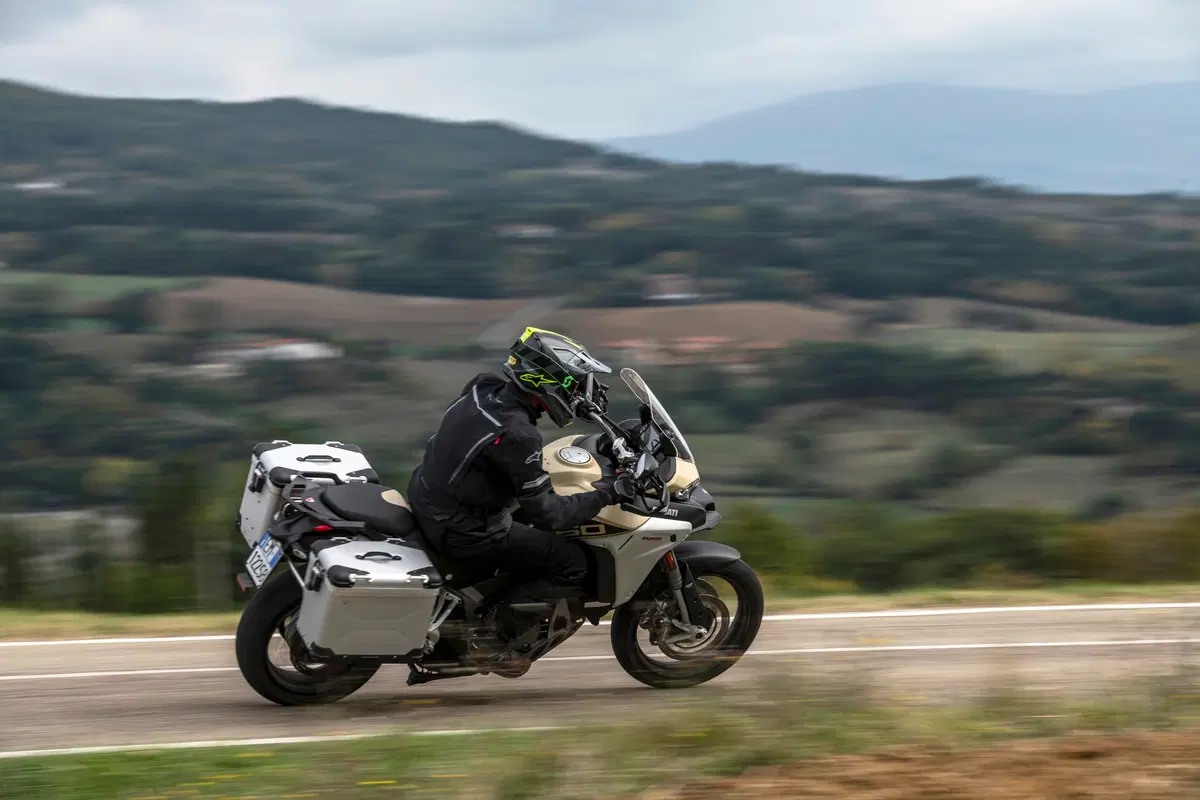 Ducati Multistrada Enduro 1260: test su strada e fuoristrada in Toscana (11)