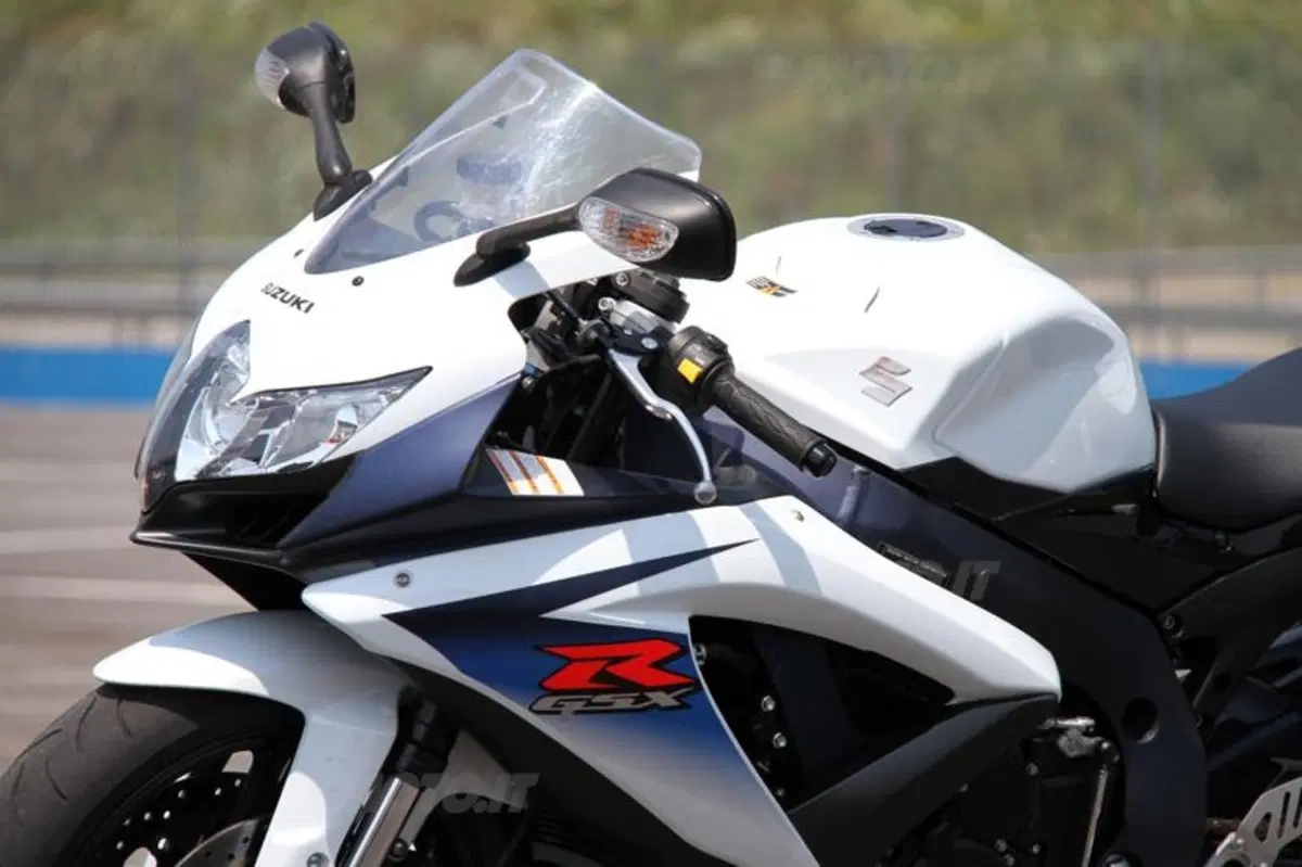 Suzuki GSX-R 750   (22)