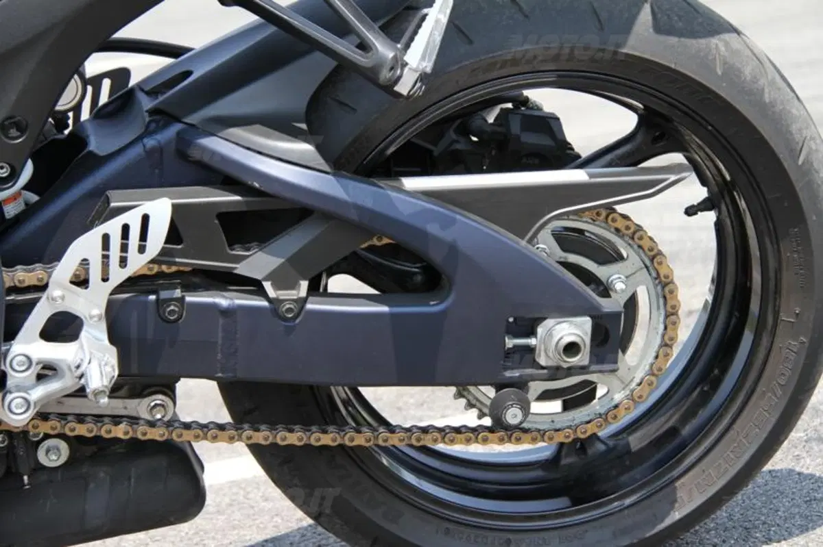 Suzuki GSX-R 750   (27)