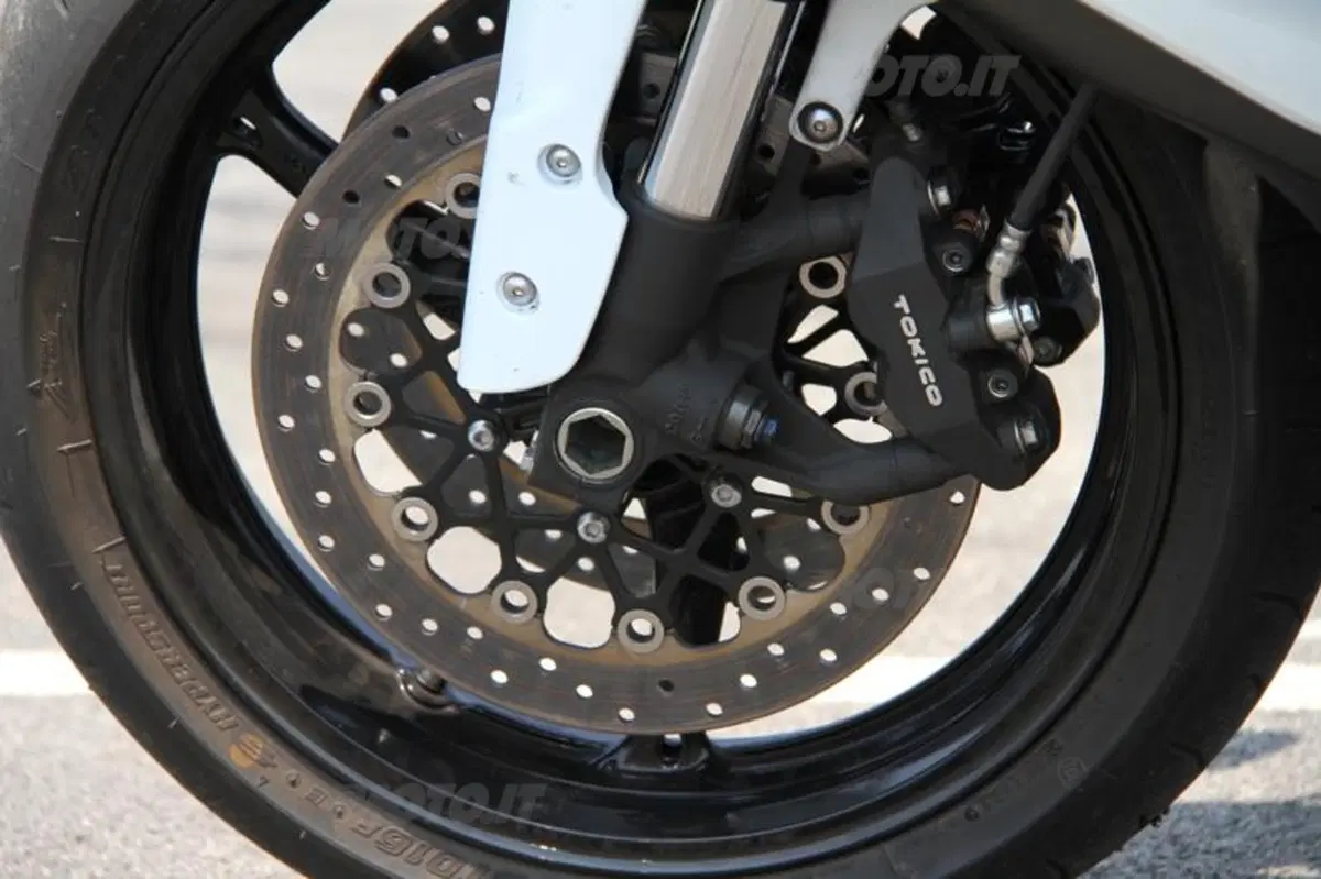 Suzuki GSX-R 750   (28)
