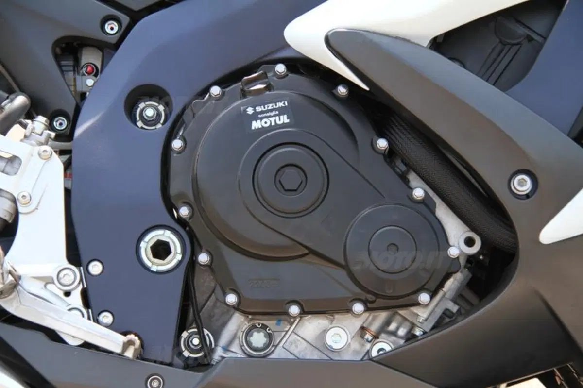 Suzuki GSX-R 750   (31)