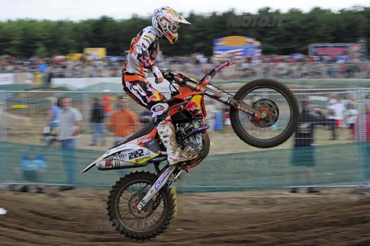 Cairoli gioca con la sabbia di Lommel