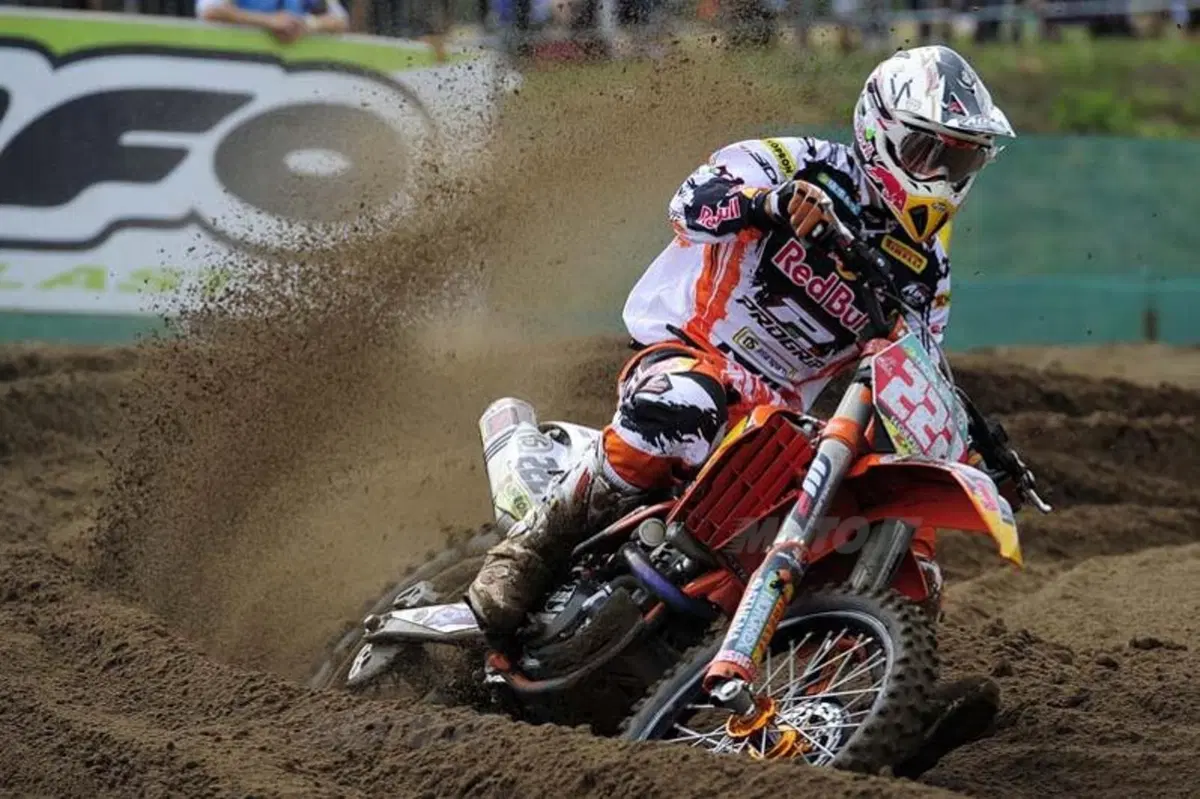 Cairoli gioca con la sabbia di Lommel (2)