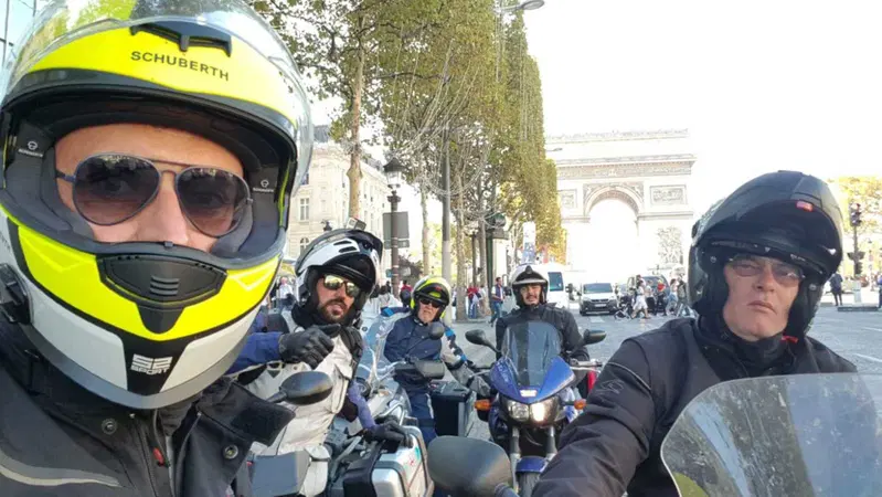 In moto dalla Sicilia alla Normandia