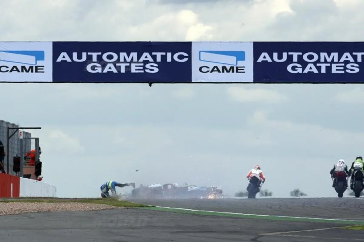 Paura a Silverstone nella gara della Supersport (10)