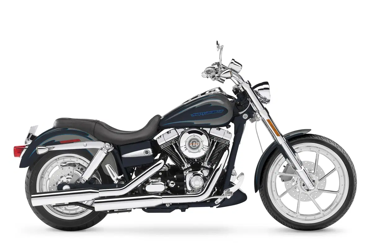 Harley-Davidson CVO - Custom Vehicle Operations 110 Dyna (2007) - FXDSE (2)