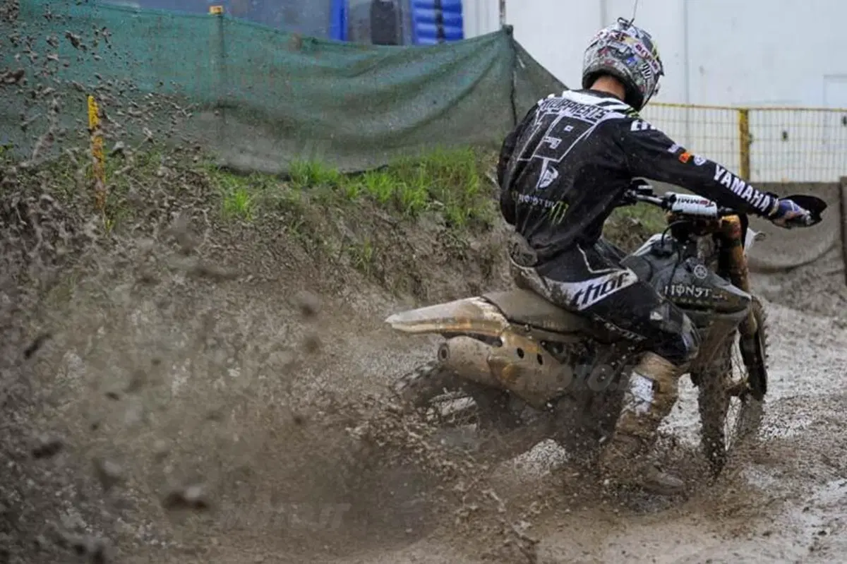 Desalle e Frossard sul fango ceco (7)