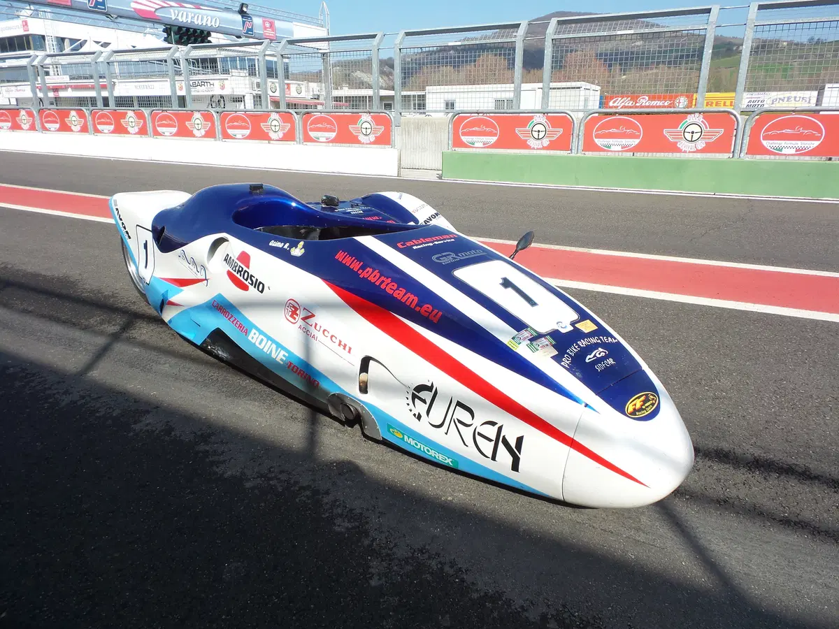 Matrimonio di passione: Sidecar da corsa (13)