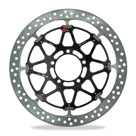 Questo disco di una superbike è caratterizzato da una fascia frenante di altezza inferiore (30 mm) rispetto a quella delle sportive stradali (34 mm). Lo spessore però è nettamente maggiore, e sui circuiti più gravosi per i freni (come Imola e Donington) può arrivare fino a 7,1 mm