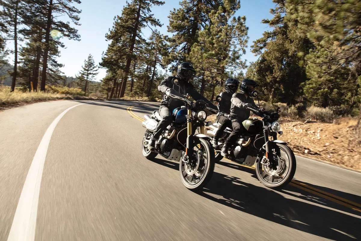 Triumph Scrambler 1200 XC e XE: foto e dati