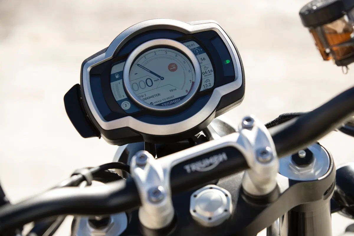 Triumph Scrambler 1200 XC e XE: foto e dati (2)