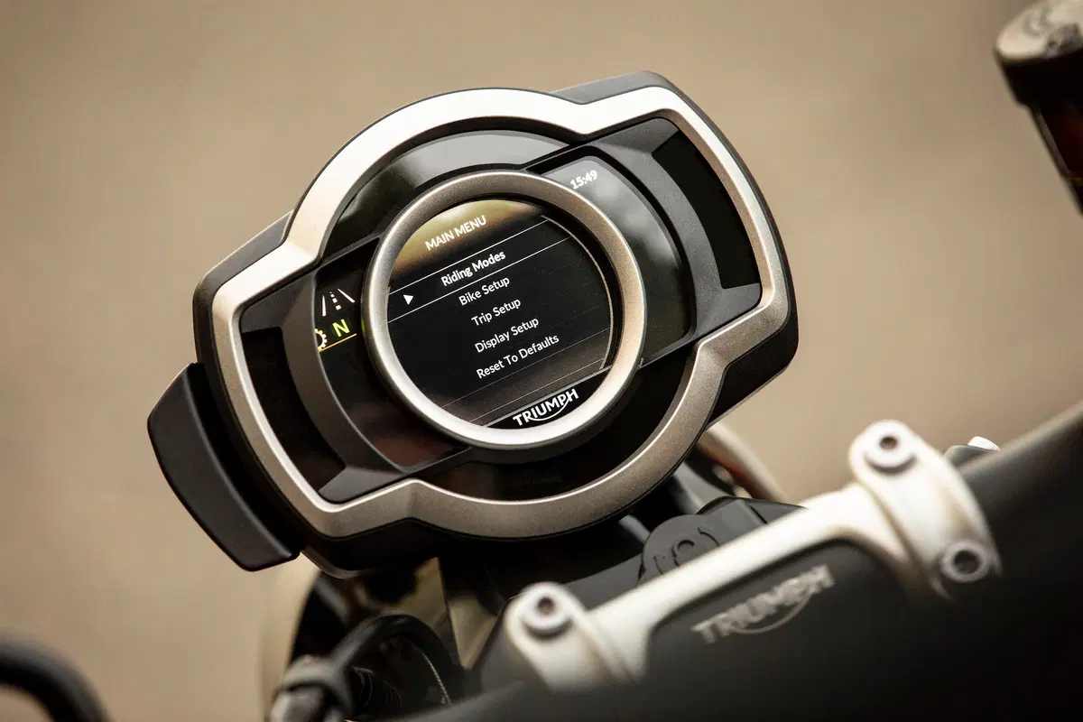 Triumph Scrambler 1200 XC e XE: foto e dati (4)