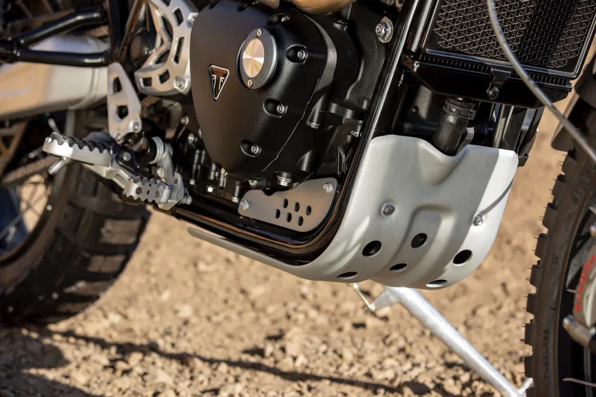Triumph Scrambler 1200 XC e XE: foto e dati (4)