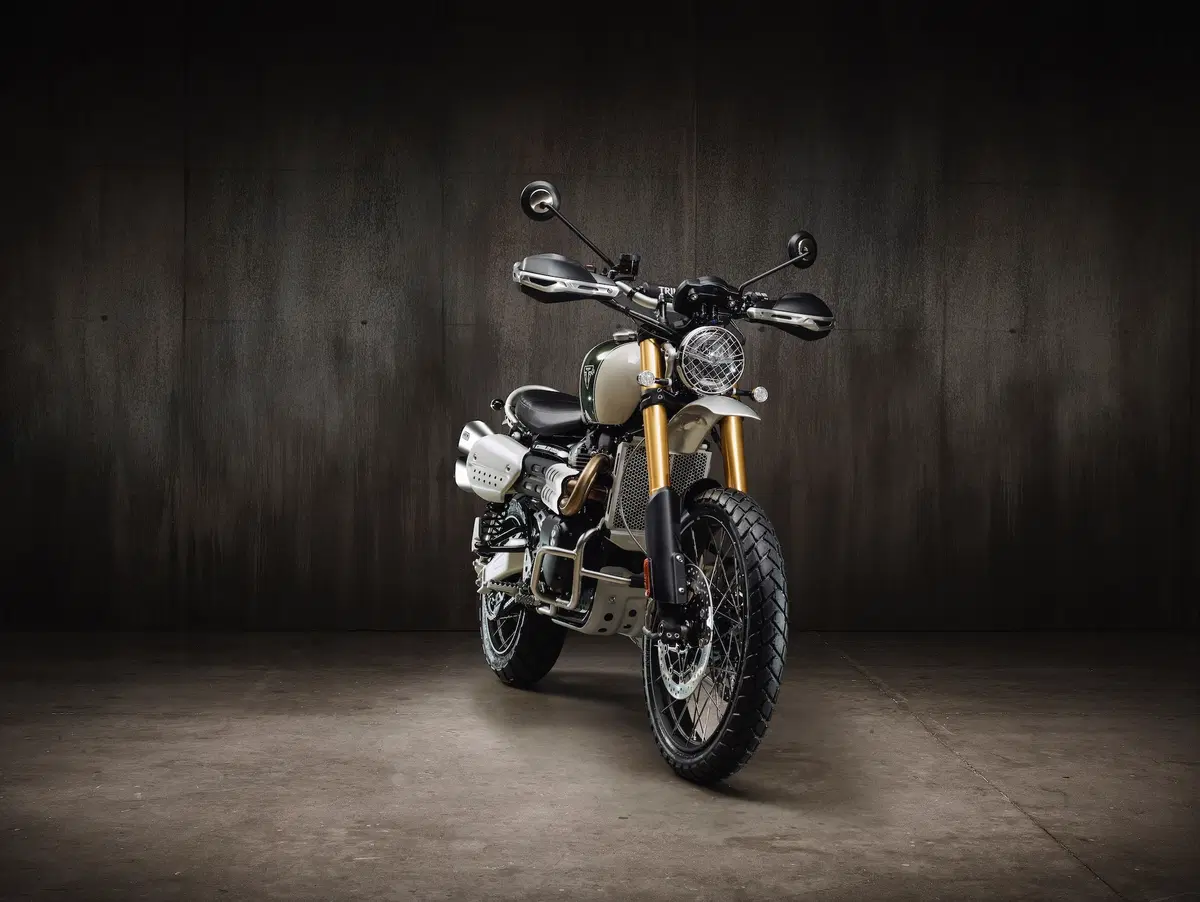 Triumph Scrambler 1200 XC e XE: foto e dati (3)