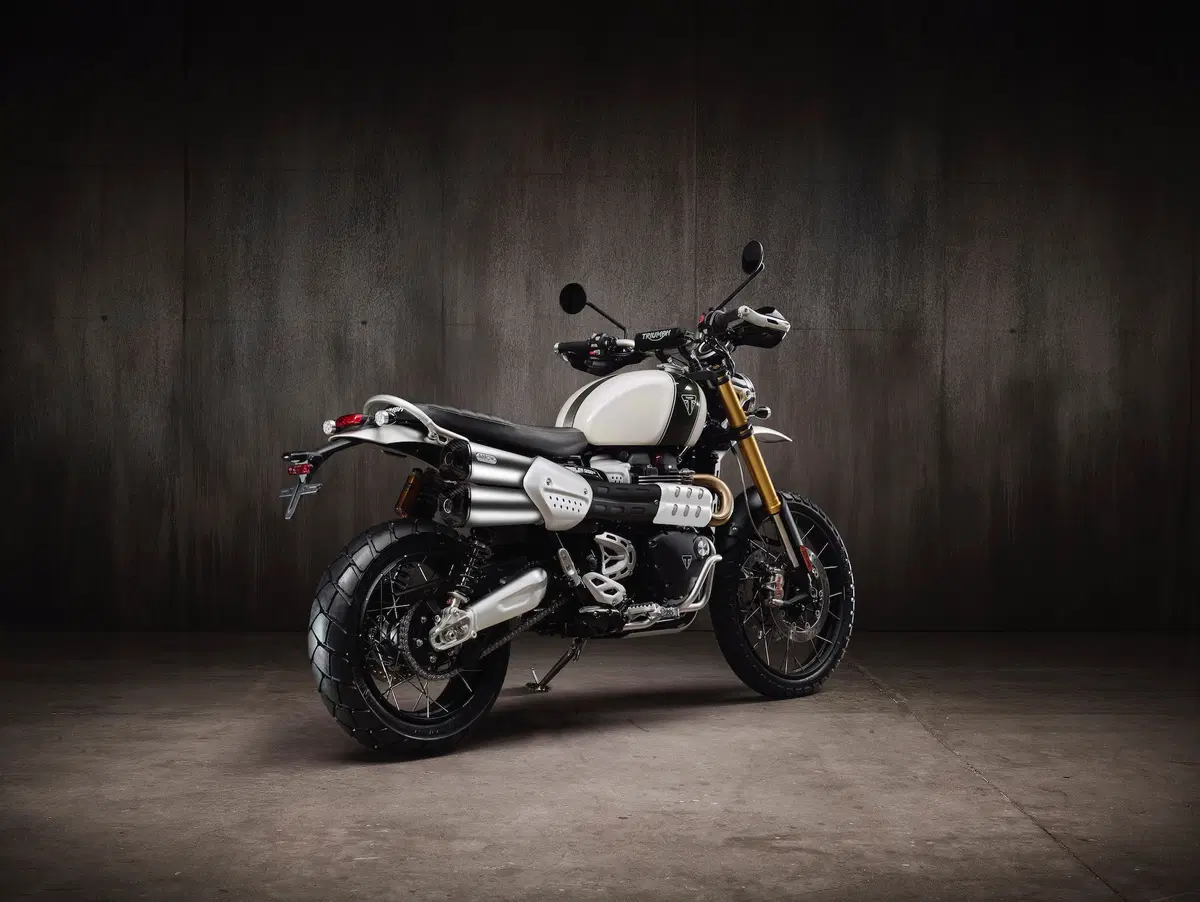 Triumph Scrambler 1200 XC e XE: foto e dati (5)
