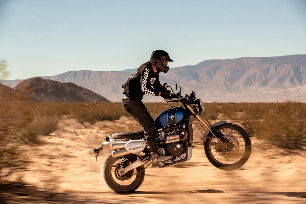 Triumph Scrambler 1200 XC e XE: foto e dati (6)