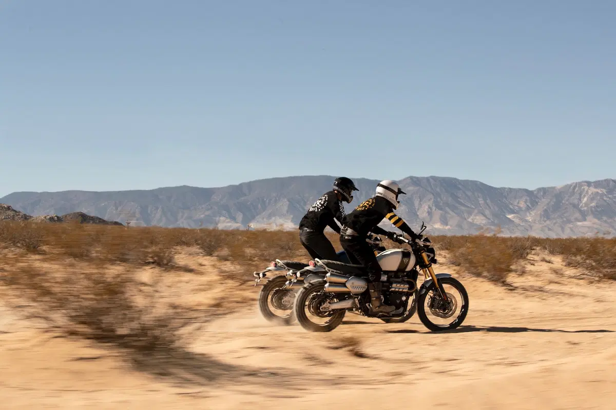 Triumph Scrambler 1200 XC e XE: foto e dati (7)