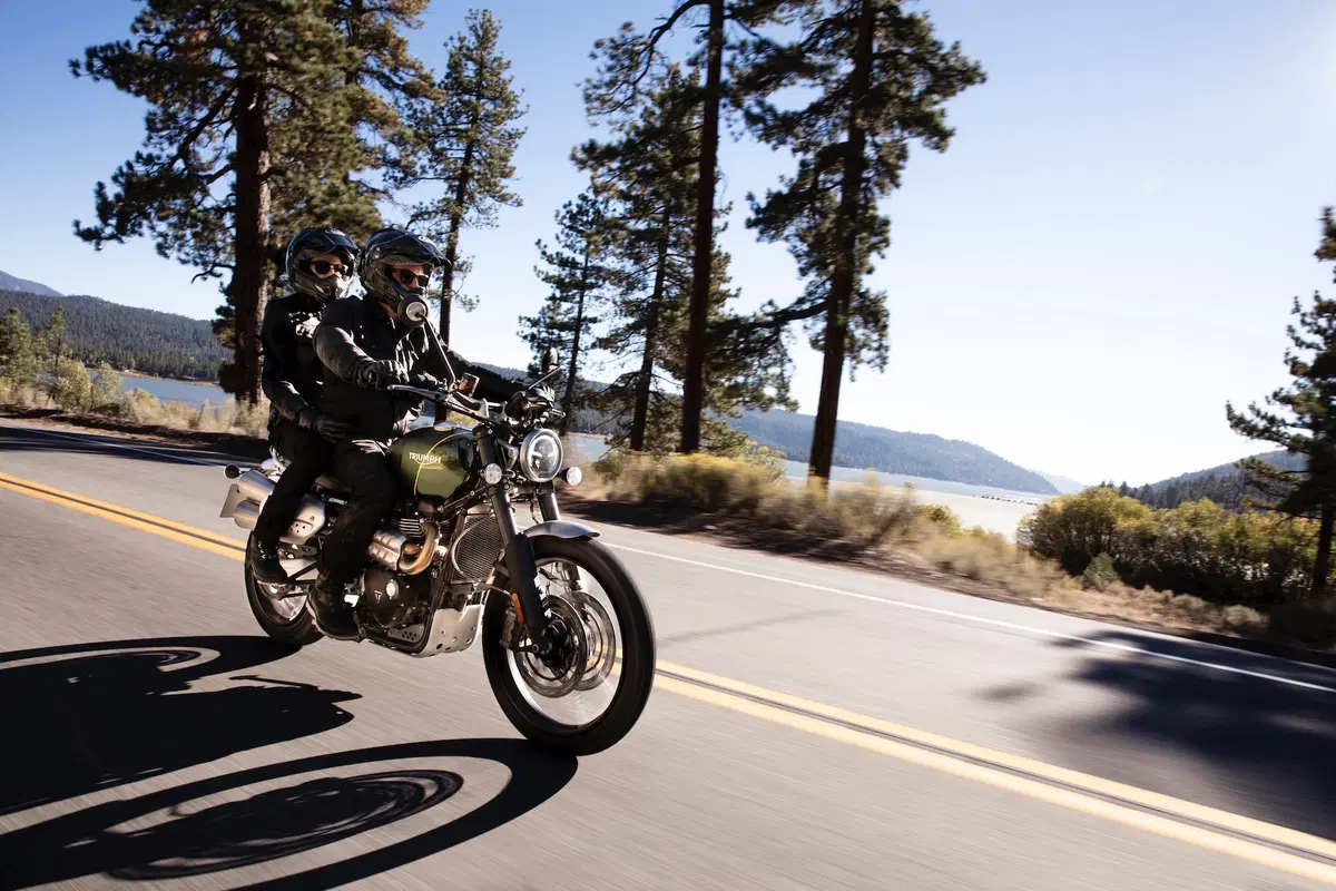 Triumph Scrambler 1200 XC e XE: foto e dati (9)