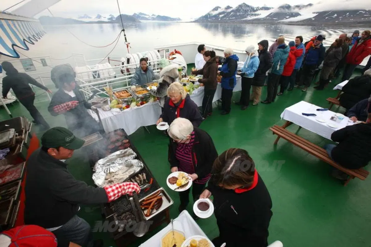 Turismo. Le Isole Svalbard e il Polo Nord (64)
