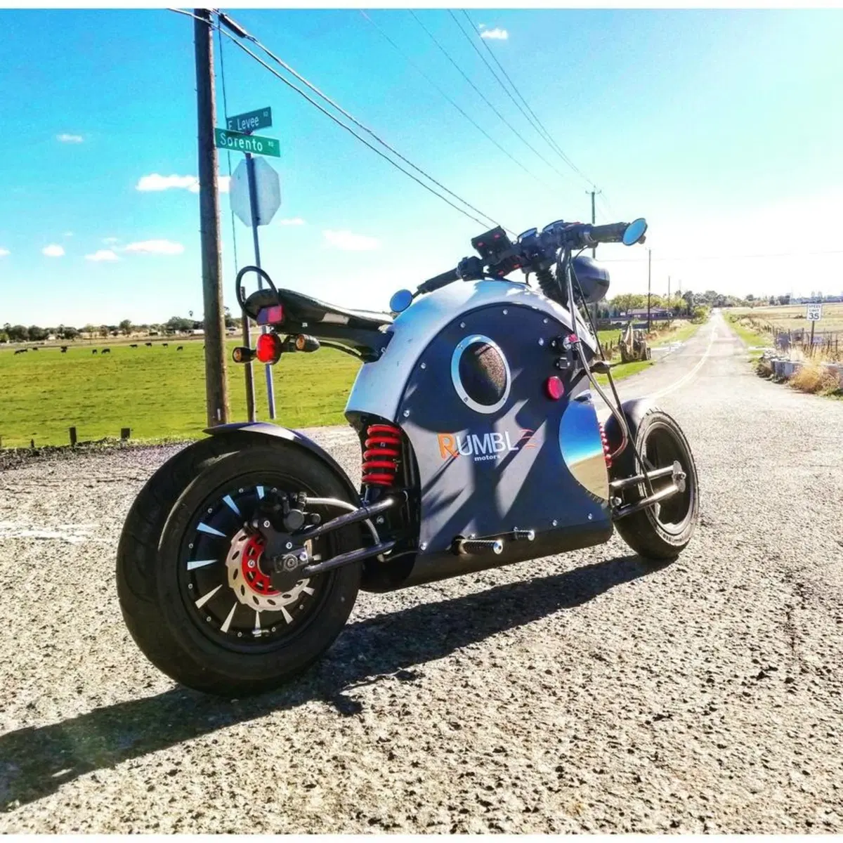 Rumble Motors. La moto elettrica col motore che ruggisce (3)