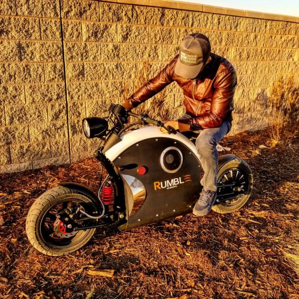 Rumble Motors. La moto elettrica col motore che ruggisce (6)
