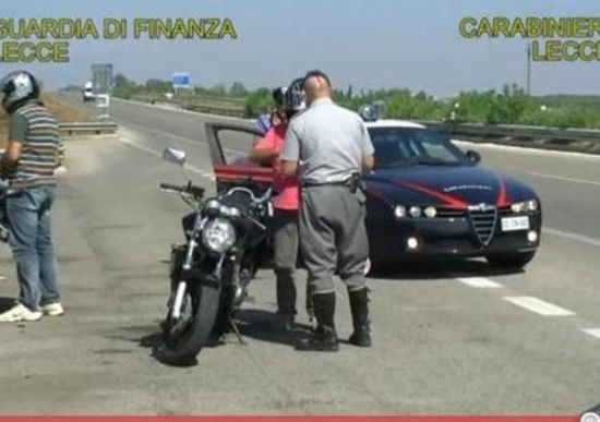 Gare in moto sul filo dei 300 km/h. Intervengono CC e GdF